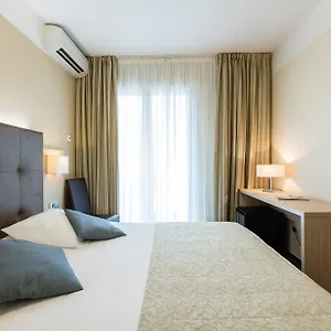 4* Отель De La Rotonde Aix En Provence